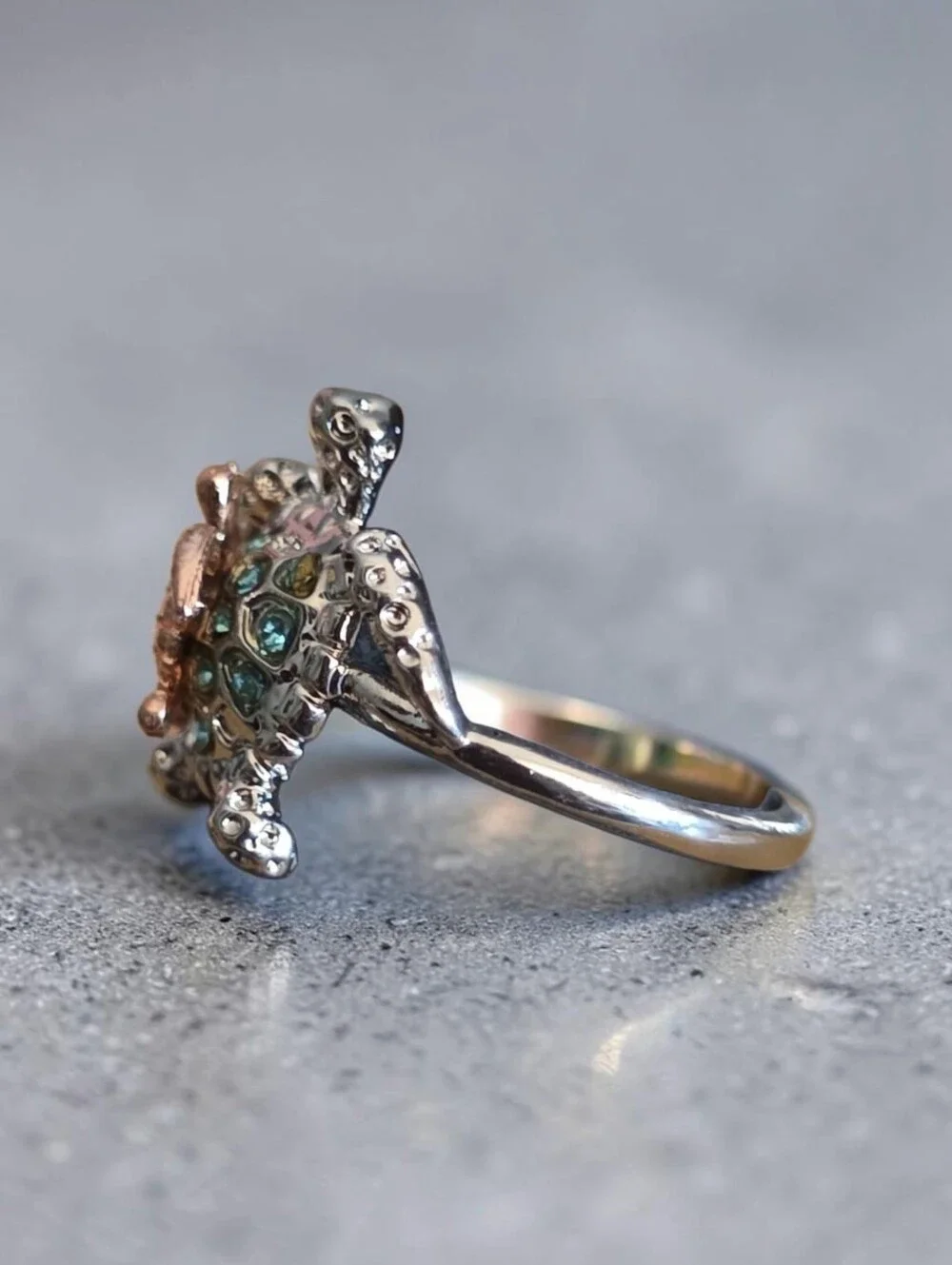 S.B. Nwt Sterling Silver Turtle Ring with Rose Gold Accent and Green Stones